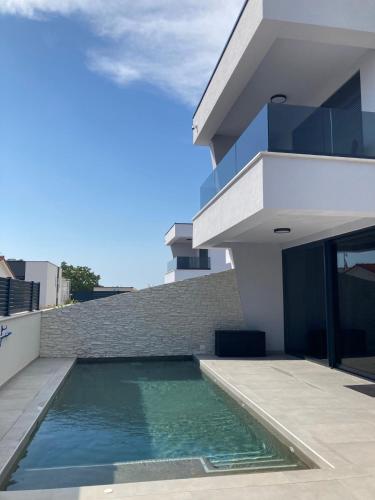 Villa LuRa in Pula mit Pool