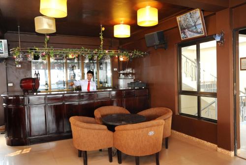 Ο χώρος του lounge ή του μπαρ στο Thuy Anh Hotel