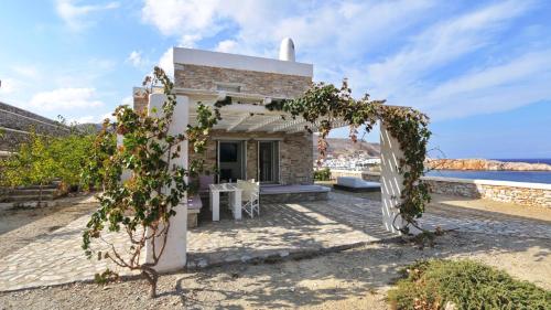 Folegandros Villas Aspropounta Double Room Beachfront