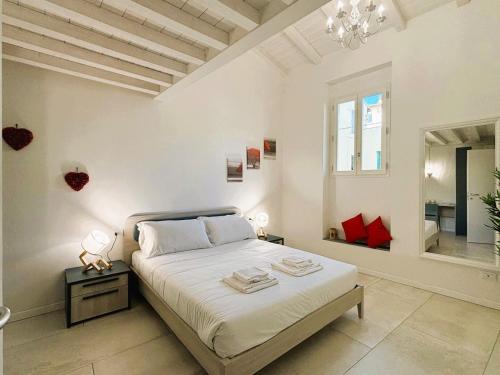 White Iris Apartment
