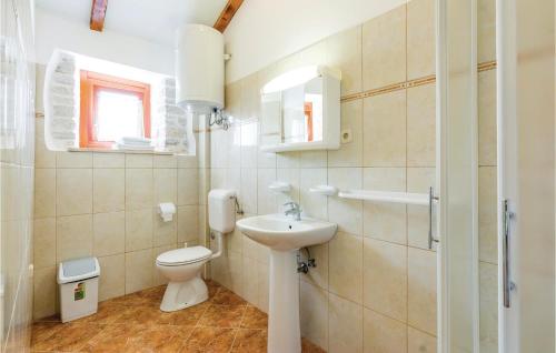 Bilik mandi di Holiday Home Butkovici Iii