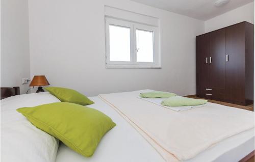 Two-Bedroom Apartment Saldun With Sea View 08