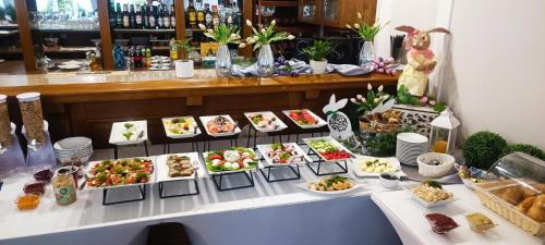 Jídlo v hotelu nebo okolí