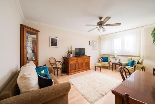 Targówek Homely Apartment by BookingHost