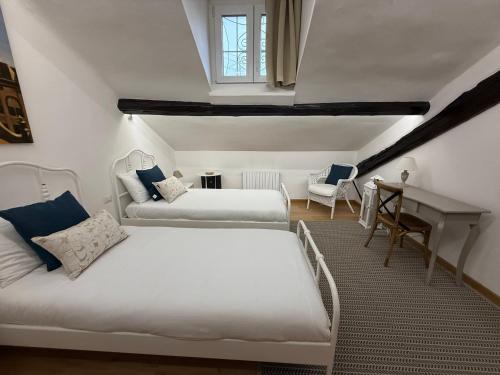 Sunny 2BR Penthouse Near Milano Centrale