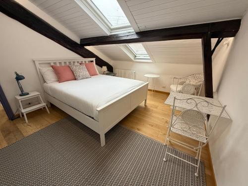 Sunny 2BR Penthouse Near Milano Centrale