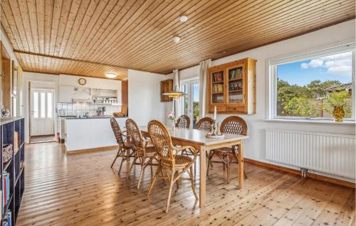 Φωτογραφία από το άλμπουμ του Gorgeous Home In Læsø With Kitchen σε Læsø