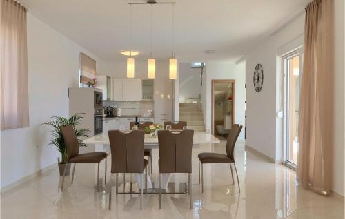 Dapur atau dapur kecil di Villa Divsici