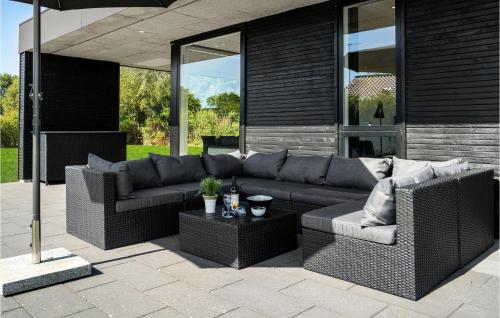 Χώρος καθιστικού στο Three-Bedroom Holiday Home In Hemmet