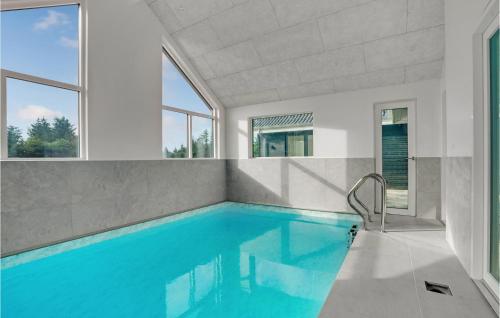 Πισίνα στο ή κοντά στο Gorgeous Home In Blokhus With Jacuzzi