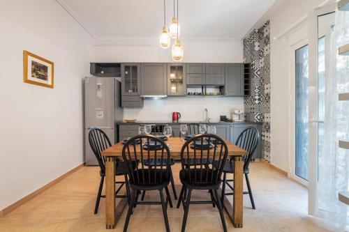 Athens Lycabettus hill, 2 bd apt- Apokafkon
