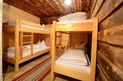 Una cama o camas en una habitación de Appartements Baumanngut