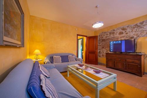 Μια τηλεόραση ή/και κέντρο ψυχαγωγίας στο Villa Bianca by MMega