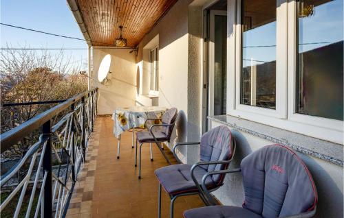 2 Bedroom Gorgeous Apartment In Knezica