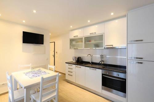 Wave Apartment