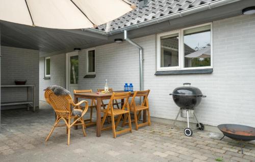 Patio nebo venkovní prostory v ubytování Lovely Home In Bedsted Thy With Sauna