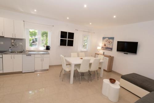 Dapur atau dapur kecil di Apartments Srdanovic
