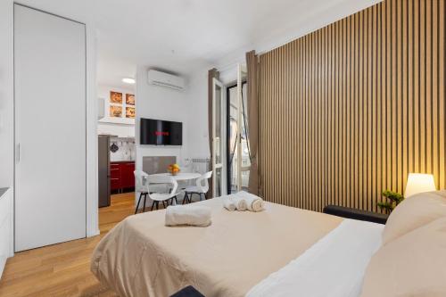 Milano City Life Elegant Penthouse with terrace, wi-fi Netflix, Subway 5 min - very convenient location