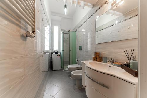 Apartment in Tuscolana Train Station & Metro A