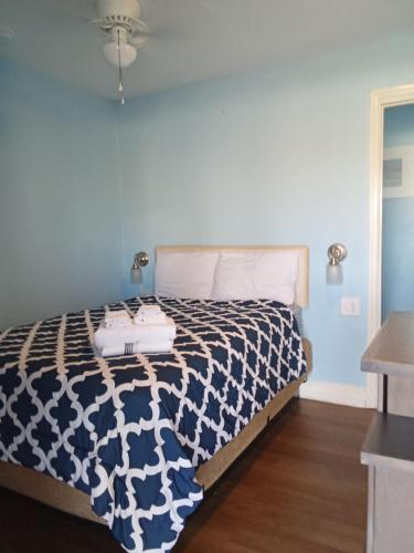 Katil atau katil-katil dalam bilik di Budget Inn of Sebring