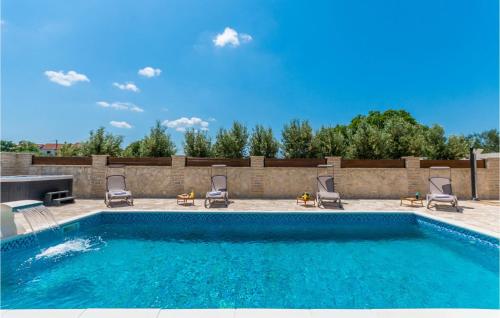 Πισίνα στο ή κοντά στο Amazing Home In Polaca