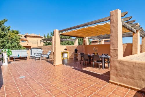 Prachtig penthouse met zeezicht en groot zonneterras photo 49