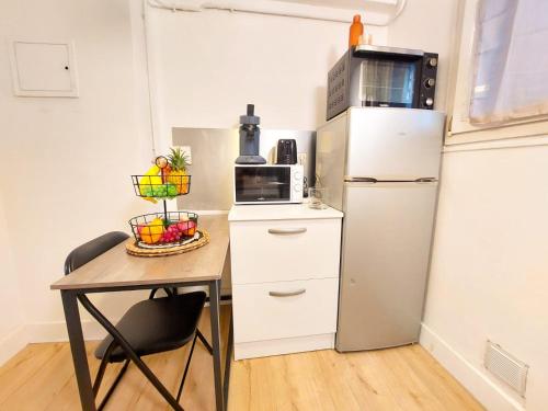 Photo de la galerie de l'établissement Joli Studio à 3 min à pied du port de Toulon, à Toulon