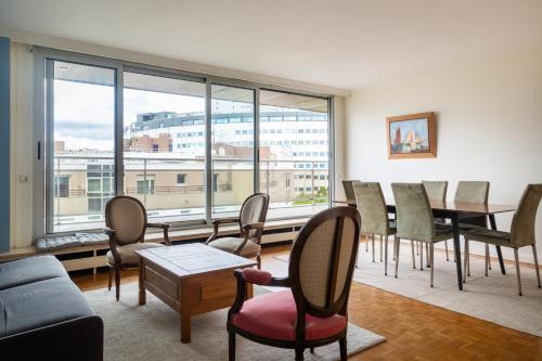 Photo de la galerie de l'établissement Familial apartment for 6 - Auteuil, à Paris