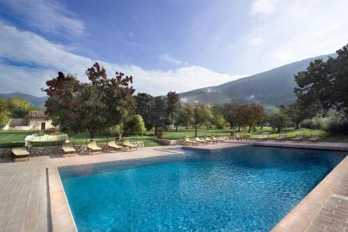 Piscina en o cerca de Borgo Della Marmotta