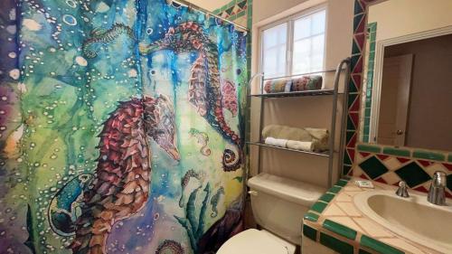 Ένα μπάνιο στο La Casita Sirena