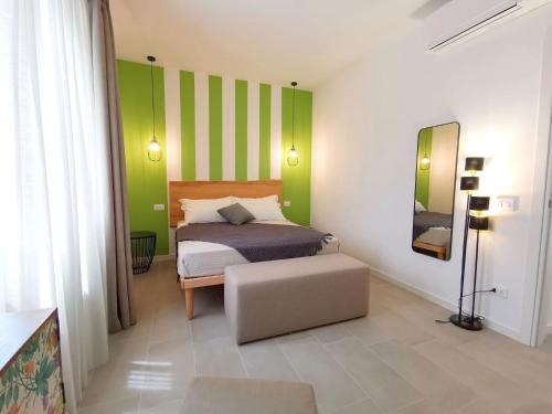 Postel nebo postele na pokoji v ubytování Apartments In Villa Selva, Locorotondo, Puglia