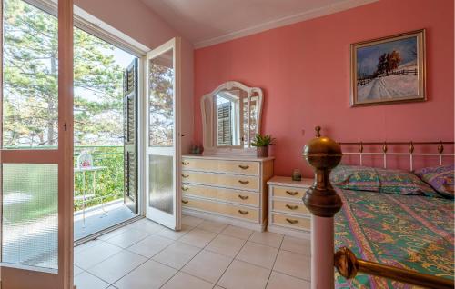 2 Bedroom Lovely Apartment In Novalja