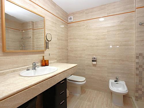 Koupelna v ubytování Luxury Apartment Holiday Rental Ne