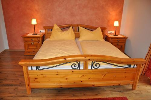 A bed or beds in a room at Appartementhaus Eberlhof