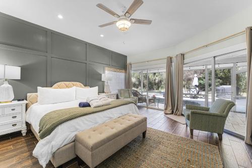 Postel nebo postele na pokoji v ubytování Island Time