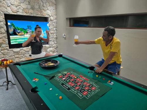 Clientes alojados en Villa Skyfall Thailand Phuket