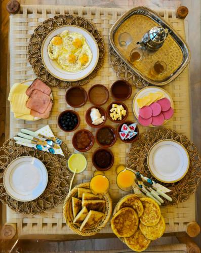 Jídlo v penzionu nebo okolí