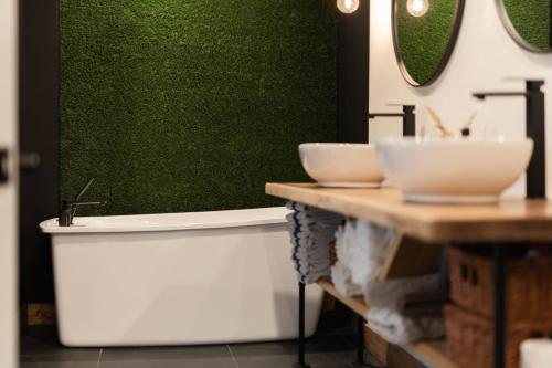 Φωτογραφία από το άλμπουμ του O Sommet -Game room-Spa-sauna-Lake Access σε Chertsey