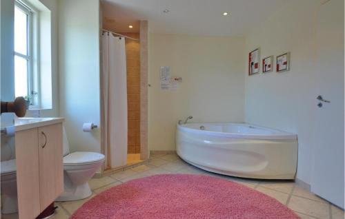 Ένα μπάνιο στο Holiday Home Kornblomstvænget Hemmet Iii