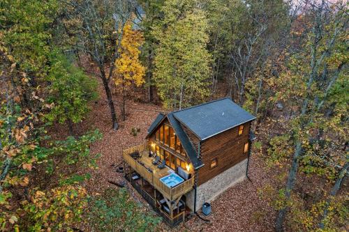 Deja View Serene Mountain Cabin for a Family Get-away with a Hot tub Sauna Fire pit that is Pet Friendly photo 26