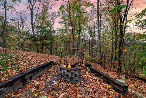 Deja View Serene Mountain Cabin for a Family Get-away with a Hot tub Sauna Fire pit that is Pet Friendly photo 5