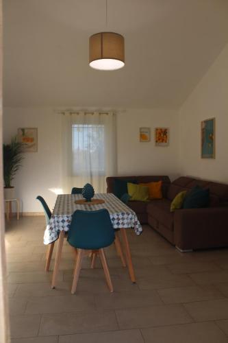 Ruang duduk di Elena House Castelluccio