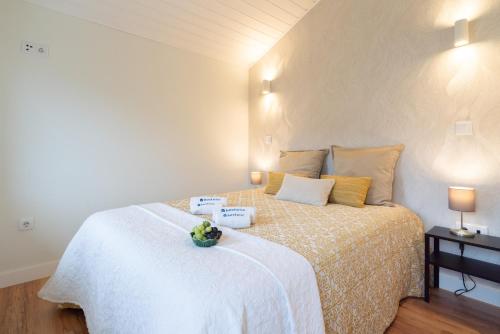 Host Wise - Large Colourful Flats - Ace Location