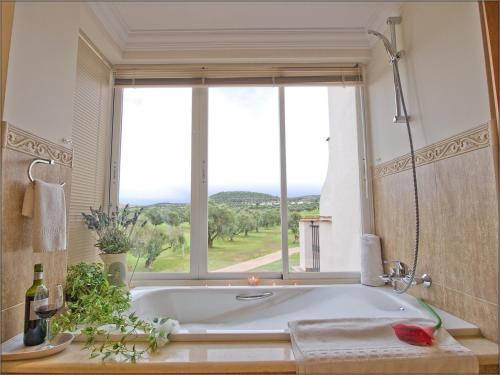 Koupelna v ubytování Villa 210 by Villamya