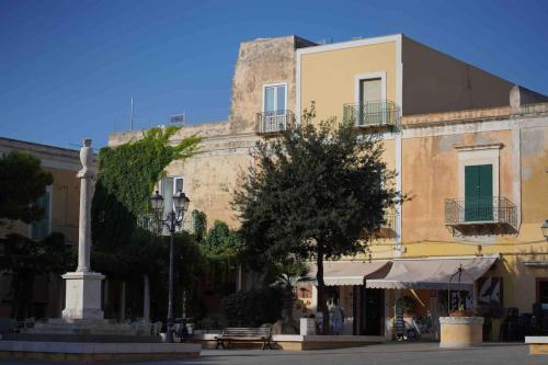 Το κτήριο όπου στεγάζεται  το διαμέρισμα