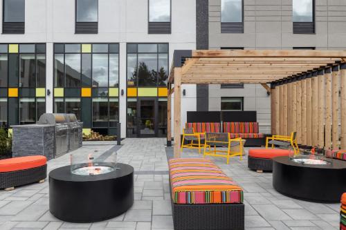 Χώρος καθιστικού στο Home2 Suites By Hilton Kitchener
