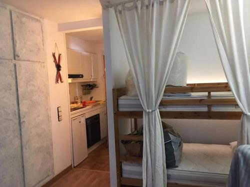 Kuchyň nebo kuchyňský kout v ubytování Apartamento en LA MOLINA a pie de pistas de SKI