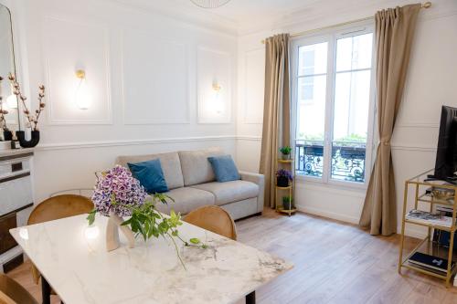 Entire Apartment Central Paris, 3rd floor with elevator