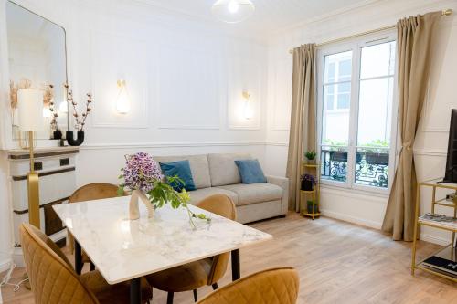 Entire Apartment Central Paris, 3rd floor with elevator