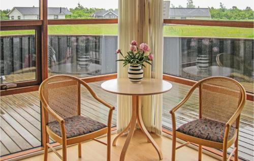 Un balcón o terraza en Amazing Home In Sydals With Wifi
